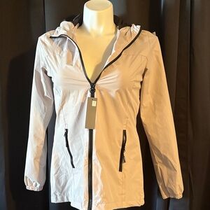 New Balance Women's Light light gray Utility Jacket